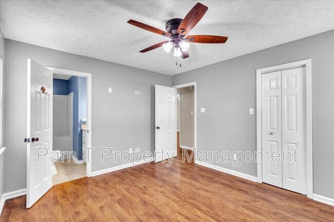 Building Photo - 1013 Reita St