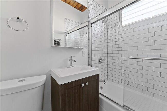 Building Photo - 6114 Cahuenga Blvd