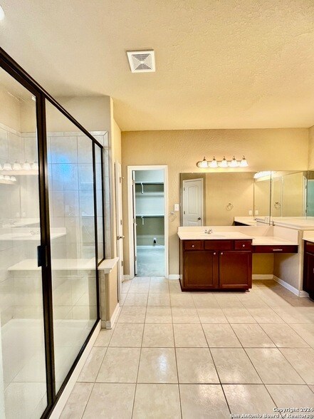 Building Photo - 3155 Sunset Cove