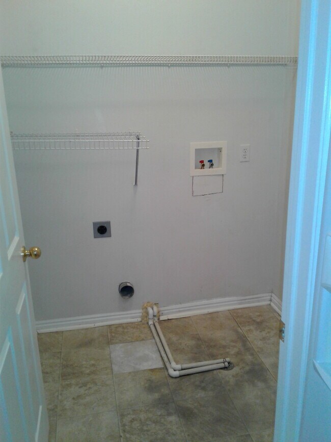 Building Photo - 7251 Brittany Town Dr
