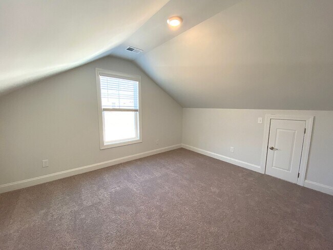 Building Photo - Stunning 6 bedroom in Cane Bay loaded with...
