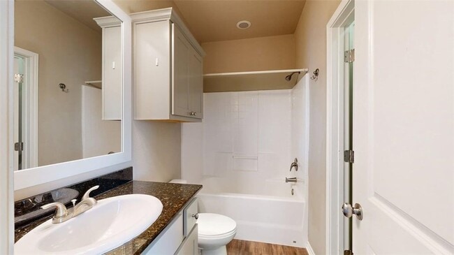 Building Photo - 3519 Summerway Dr