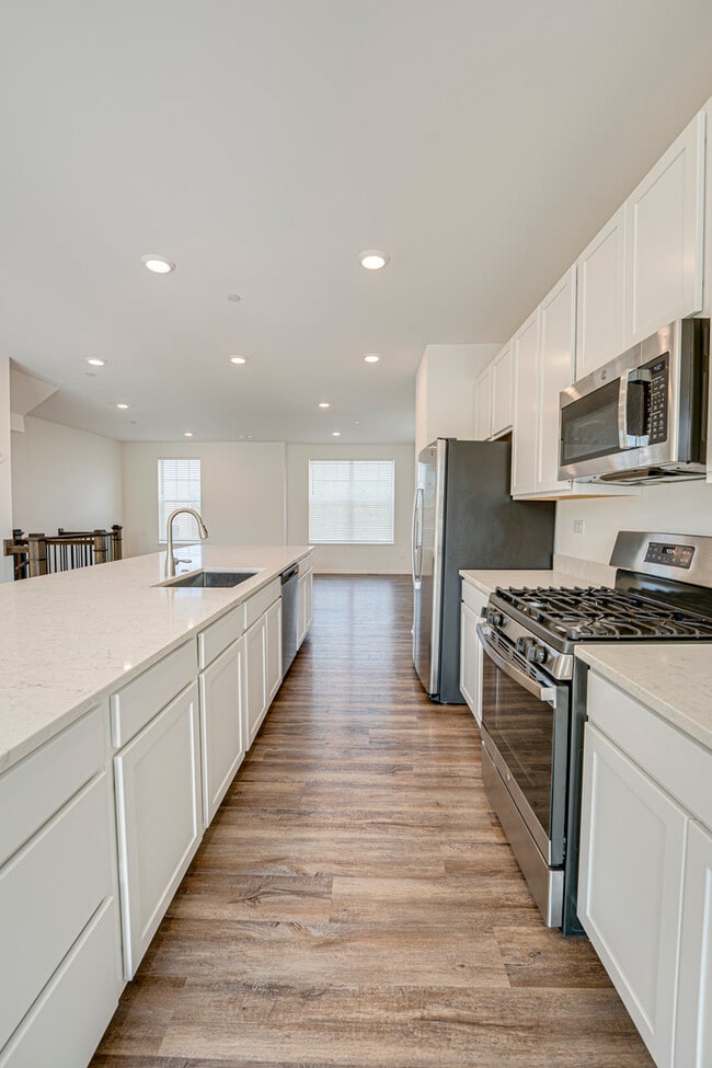 Building Photo - 2939 Showplace Dr