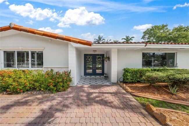 Building Photo - 6561 Marlin Dr