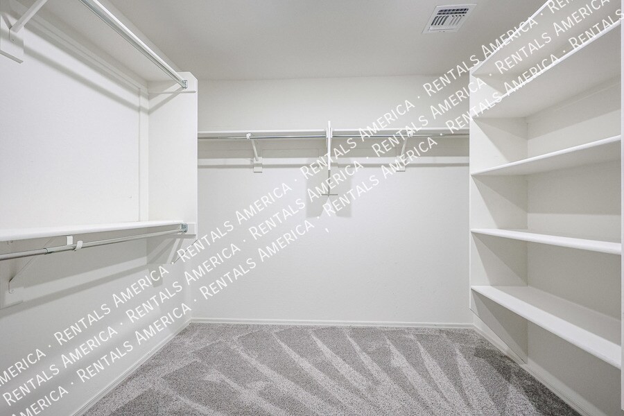 Building Photo - 36 E Constitution Dr