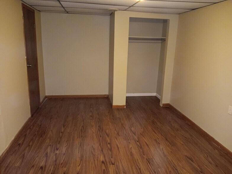 Building Photo - 1322 W Main St