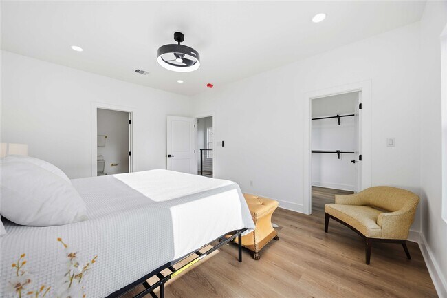 Building Photo - 7117 Springdale St