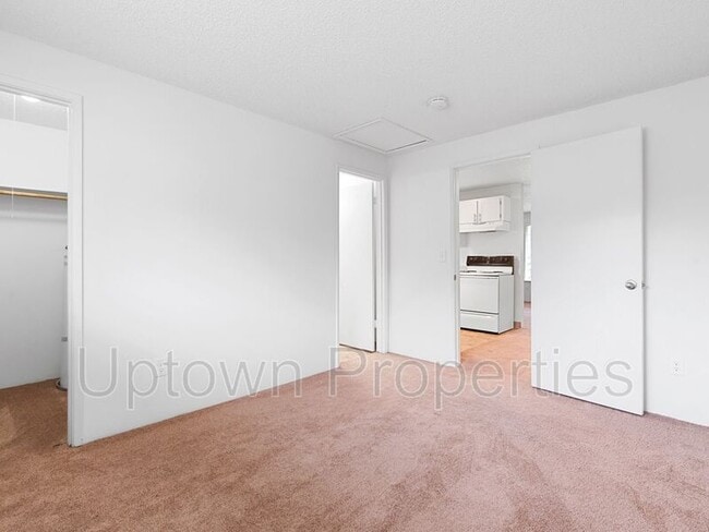 Building Photo - 6830 N Richmond Ave