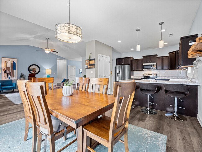 Building Photo - 239 Sailor St