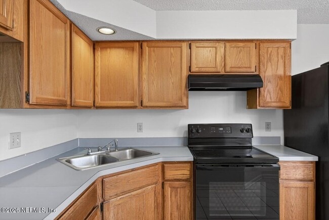 Building Photo - 8725 Huntington Woods Cir N