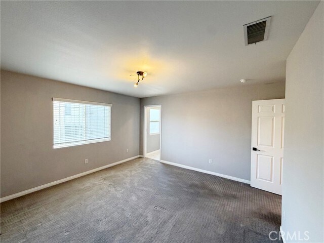 Building Photo - 1124 Mayflower Ave