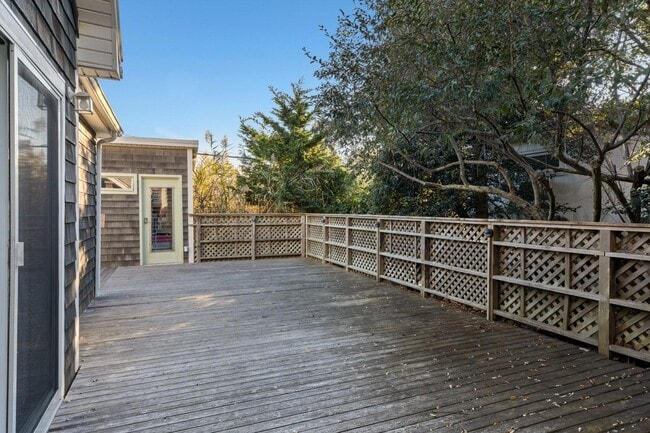 Building Photo - 38 Homesite Ave