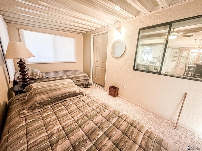 Building Photo - 13240 E 50th Dr