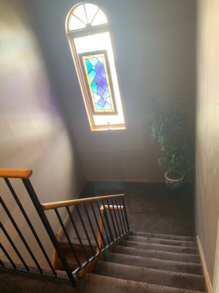 Building Photo - 8826 N Chester Ave