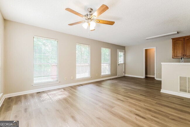 Building Photo - 4681 Woodglen Ct