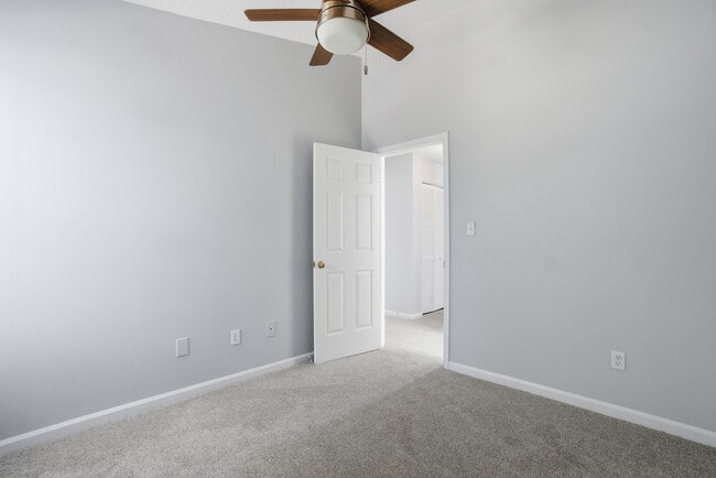 Building Photo - 55 Treasure Key