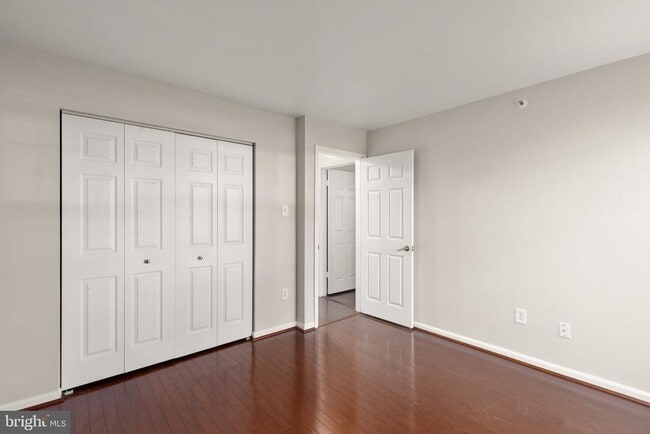 Building Photo - 203 Star Pointe Ct