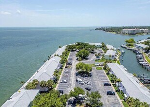 Building Photo - 5118 Coquina Key Dr SE