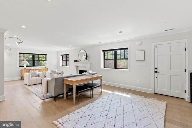 Building Photo - 4628 Blagden Terrace NW