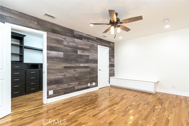 Building Photo - 5124 N Maywood Ave