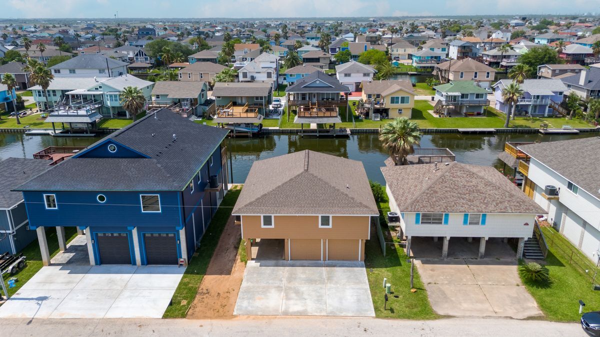 Building Photo - 901 Bonita Dr