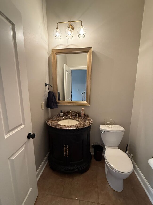 Building Photo - Must See this Beautiful  3/2 Townhome  Ava...