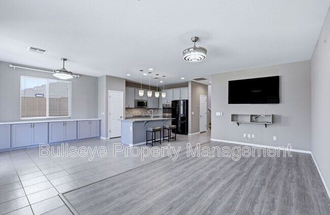 Building Photo - 304 N 78th Pl