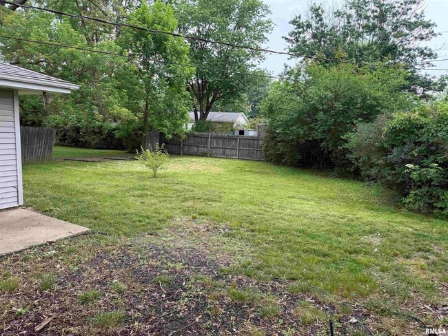 Building Photo - 2624 N Renwood Ave