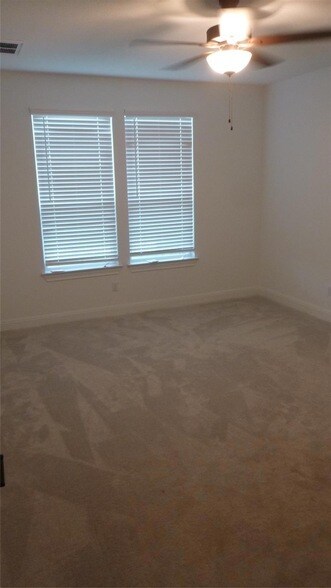 Building Photo - 11904 Paseo de los Lagos Ln