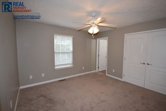 Building Photo - Beautiful 2BR/2.5 BA M'boro end unit townhome!