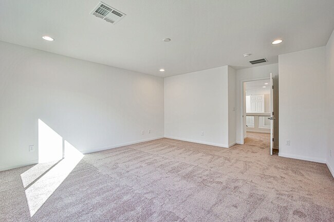 Building Photo - 7771 Bright Ldg St