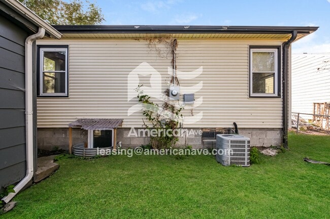 Building Photo - 5823 N 27th Ave