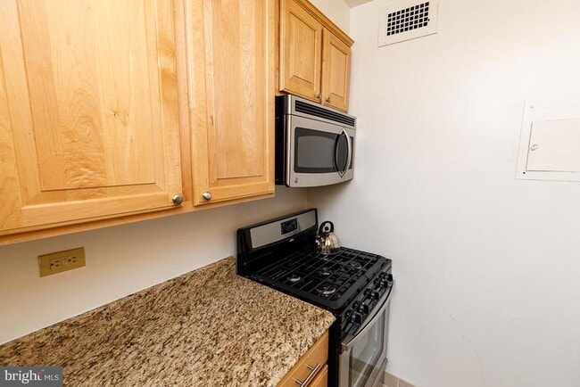 Building Photo - 2475 Virginia Ave NW