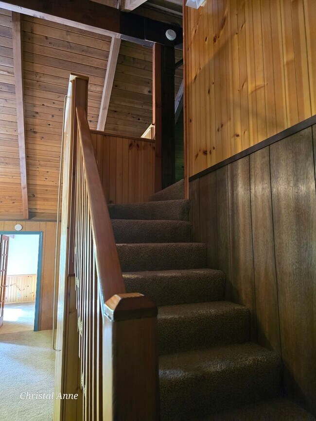 Building Photo - Waterfront 1 bedroom with a loft