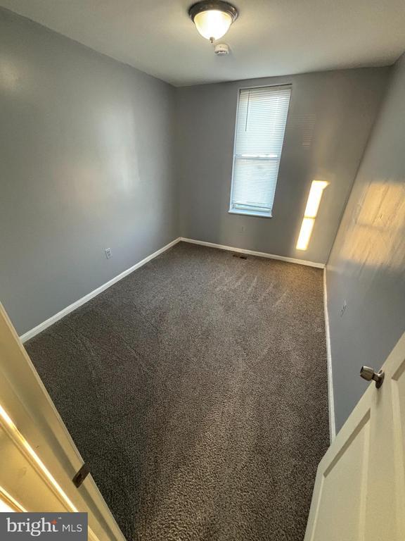 Building Photo - 1501 N Payson St