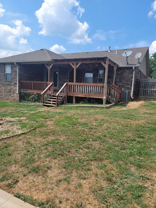 Building Photo - Beautiful 4 Br for Rent in Van Buren!! Com...