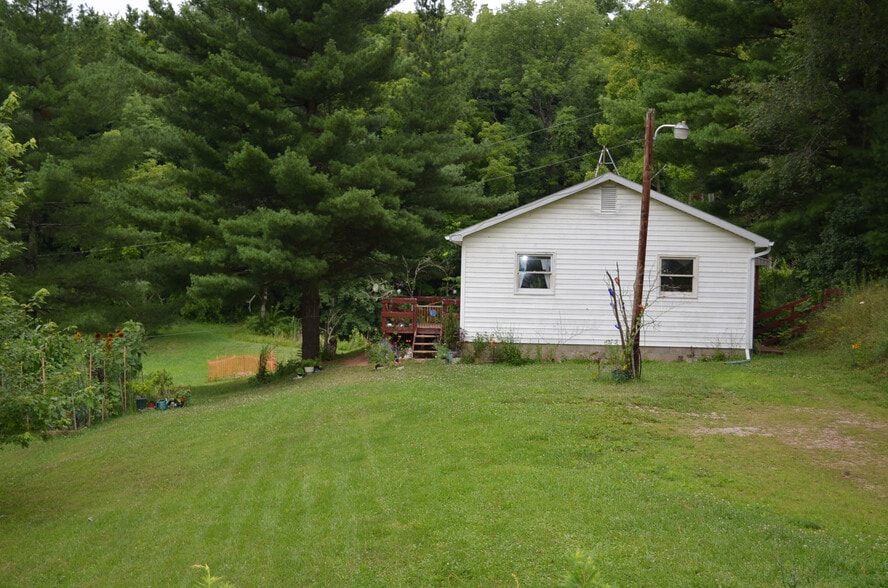 Building Photo - 989 Old US Route 33