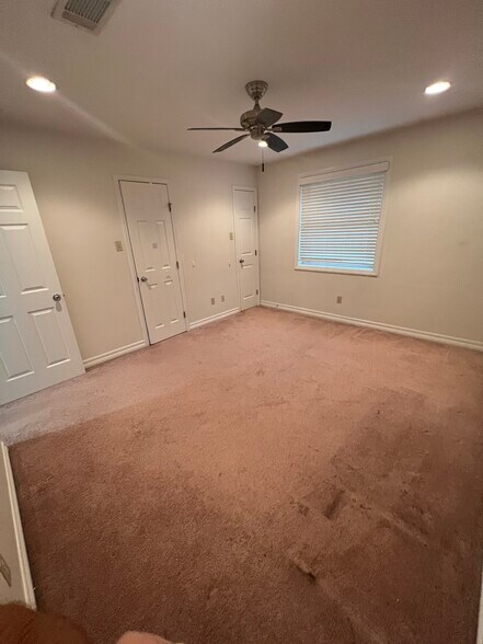 Bedroom 2 with 2 closets - 6803 Louisville St