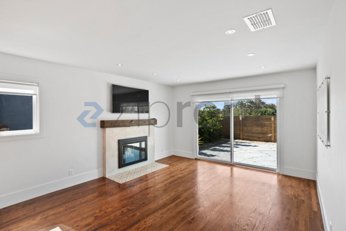 Building Photo - 1545 Crespi Dr