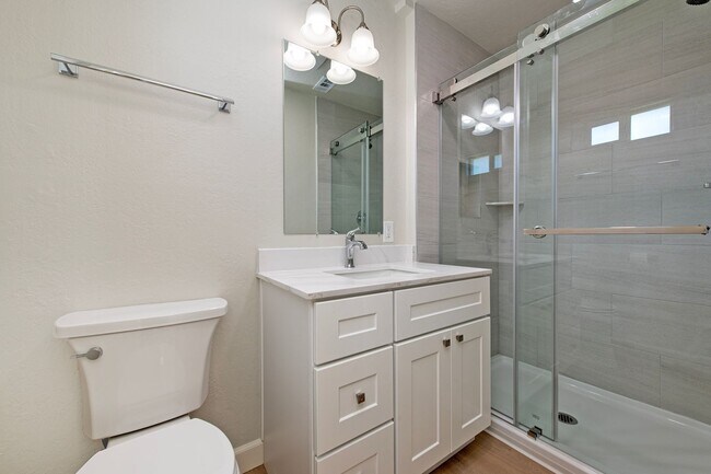 Building Photo - Remodeled 3BD/2BA Home with Award Winning Schools!