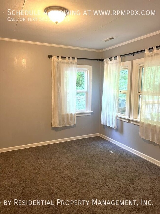 Building Photo - 4512 SW Fairvale Ct