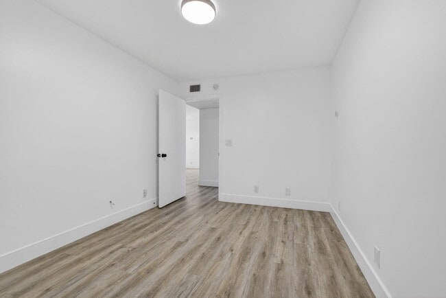 Building Photo - 9746 Nickels Blvd