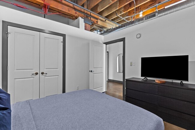 Building Photo - 701 N 1st St