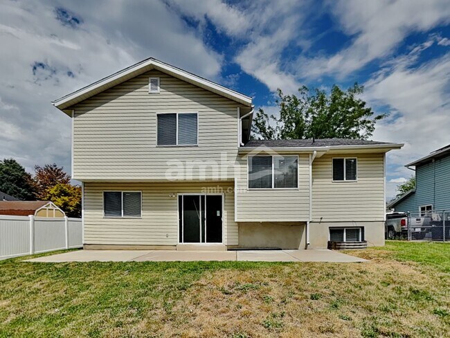 Building Photo - 129 W 1225 N