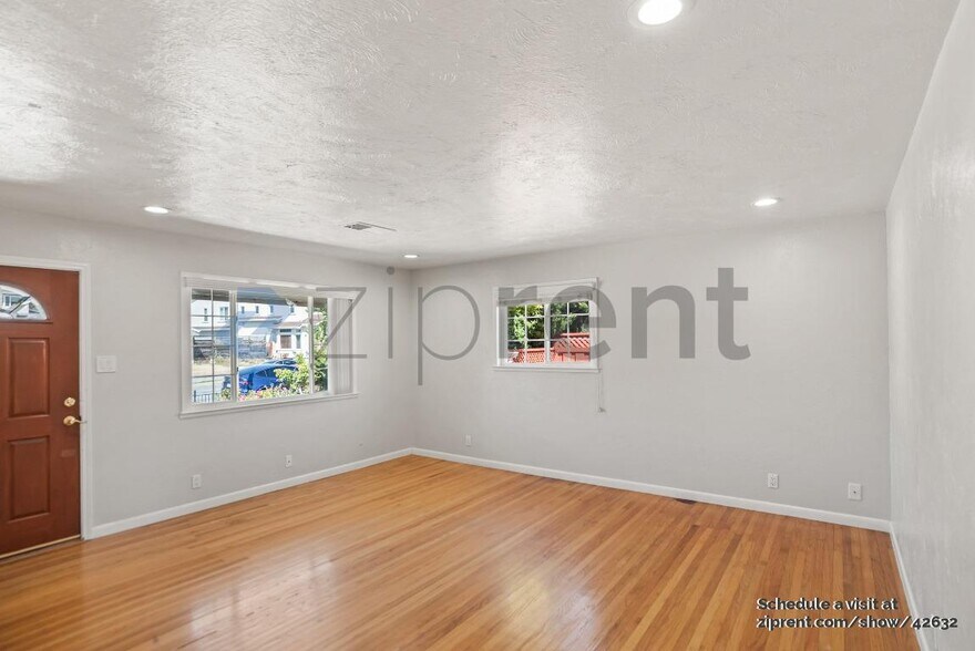 Building Photo - 47641 Fortner St