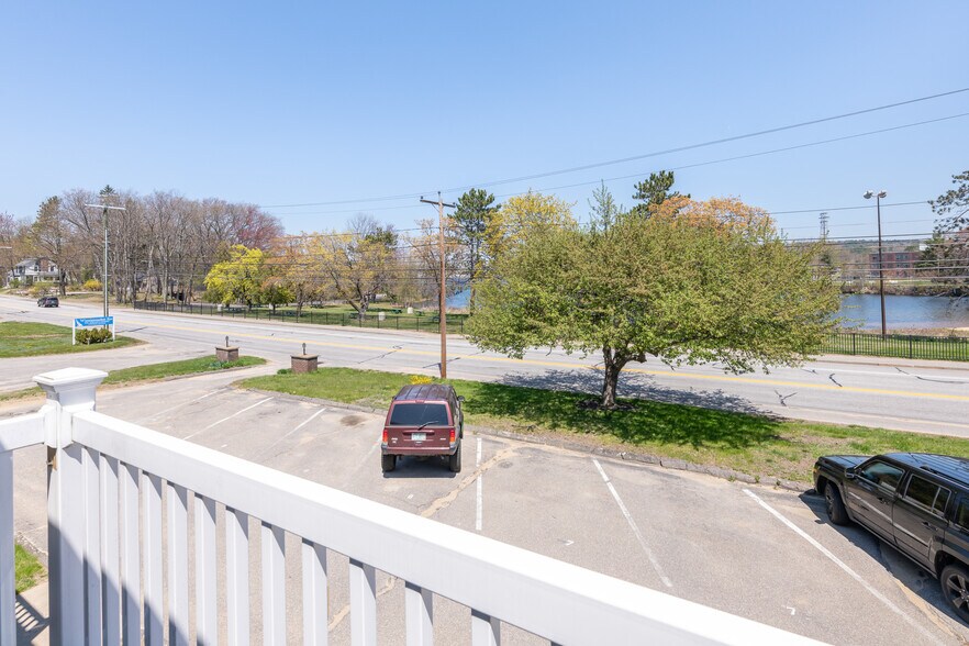 Lakes and Mountain Views - 934 N Main St