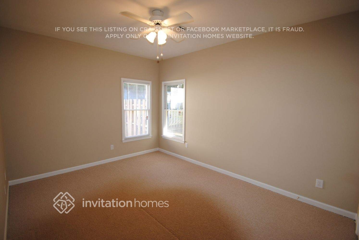 Building Photo - 2025 Fairway Cl Terrace