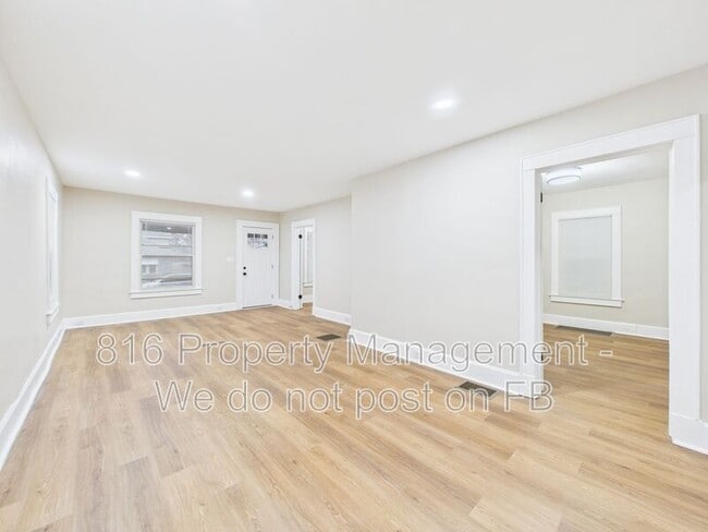 Building Photo - 641 S Huttig Ave