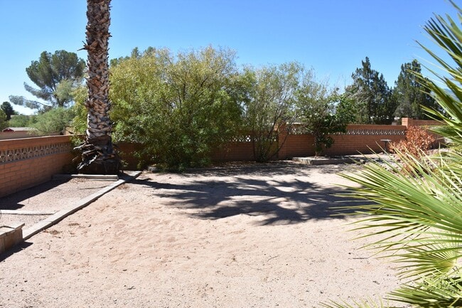 Building Photo - Great home in Mature Neighborhood