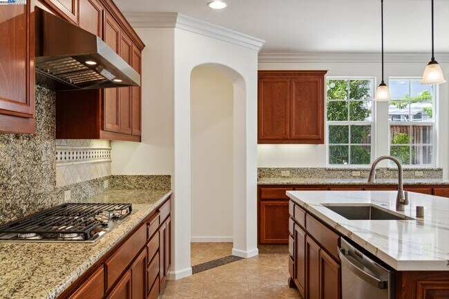 Building Photo - 2131 Chamomile Ct